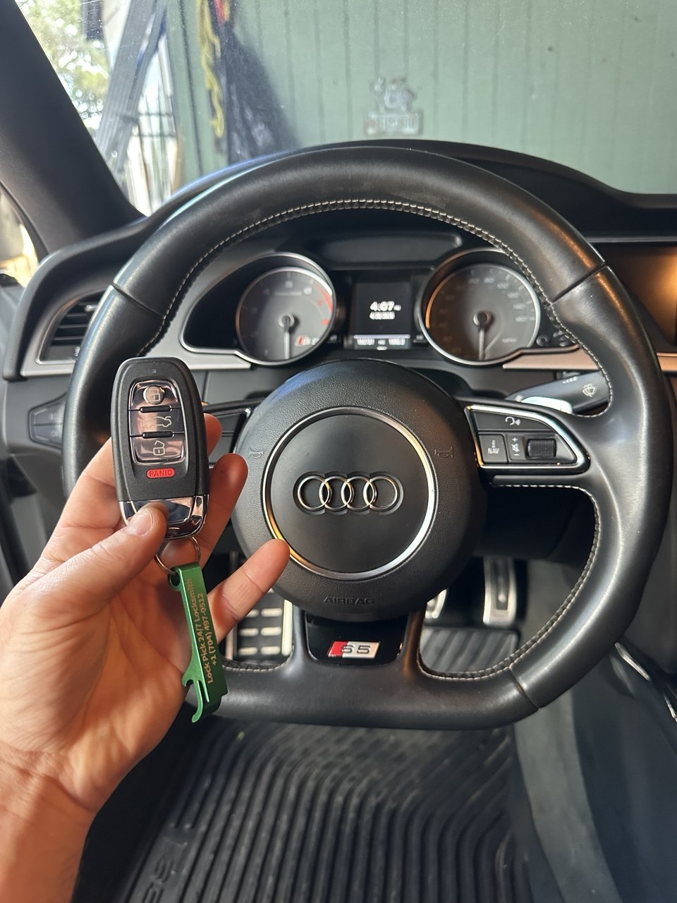 Lock Pick 24/7 Locksmith Service Automotive work photo