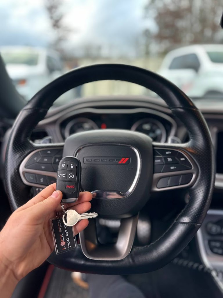 Lock Pick 24/7 Locksmith Service Automotive work photo